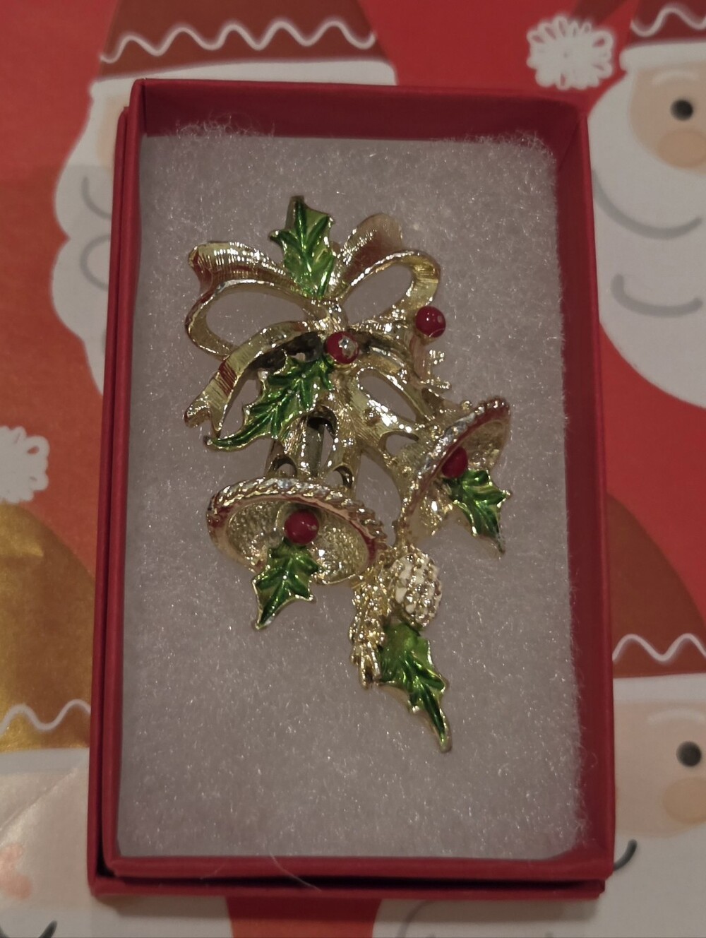 VINTAGE 1960s GERRY'S CHRISTMAS BELLS & MISTLETOE BROOCH